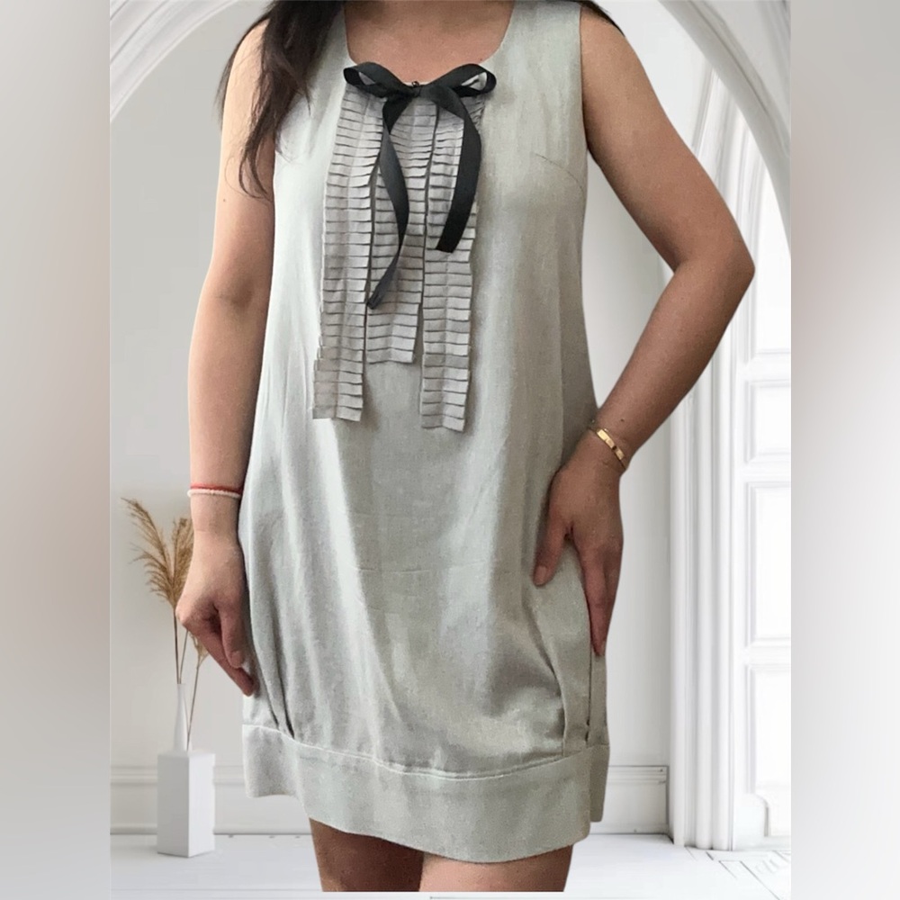 Sleeveless Gray Dress with tuxedo front pleat size medium